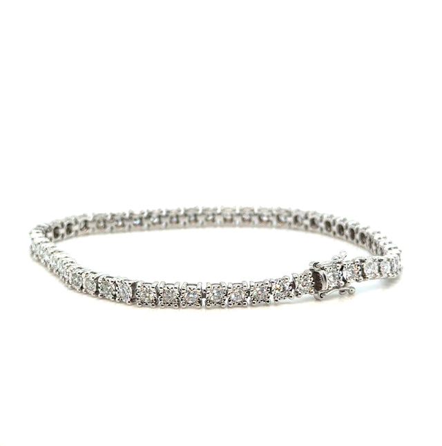 Elegant 1.91 carat diamond tennis bracelet on white background – fine jewelry featuring round brilliant-cut diamonds set in a classic white gold setting.